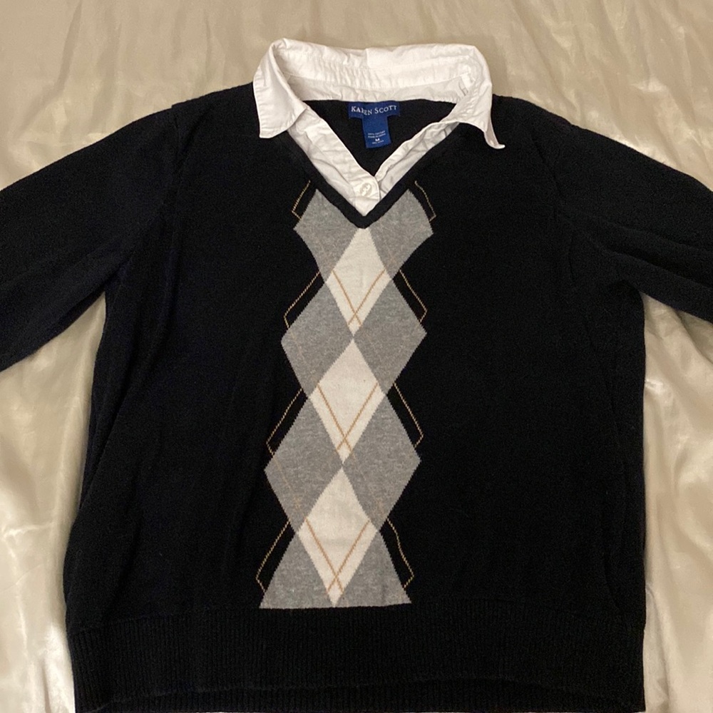 Black & white sweater w/ collar